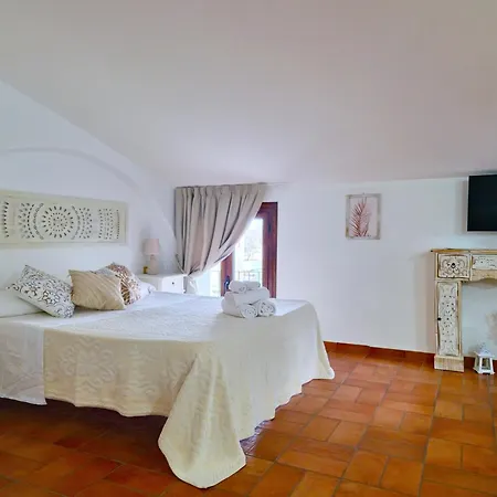 Le Andira - Monolocali Finemente Arredati A Pochi Passi Dal Centro Storico Di Apartman *