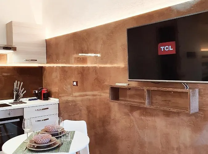 Le Andira - Monolocali Finemente Arredati A Pochi Passi Dal Centro Storico Di *