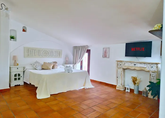 Le Andira - Monolocali Finemente Arredati A Pochi Passi Dal Centro Storico Di Апартаменты Орозеи