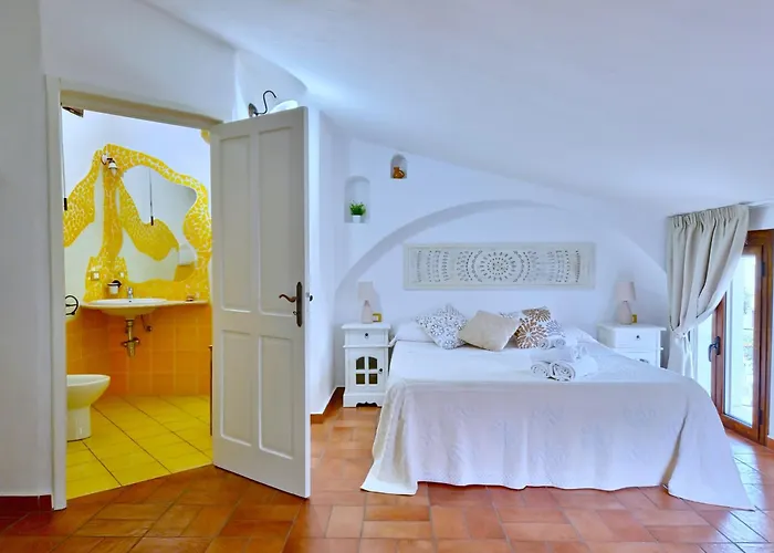 Le Andira - Monolocali Finemente Arredati A Pochi Passi Dal Centro Storico Di Орозеи